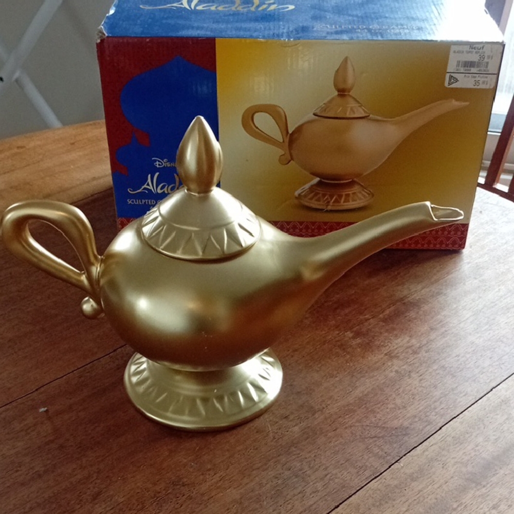 Disney Aladdin Gold Genie Lamp Teapot